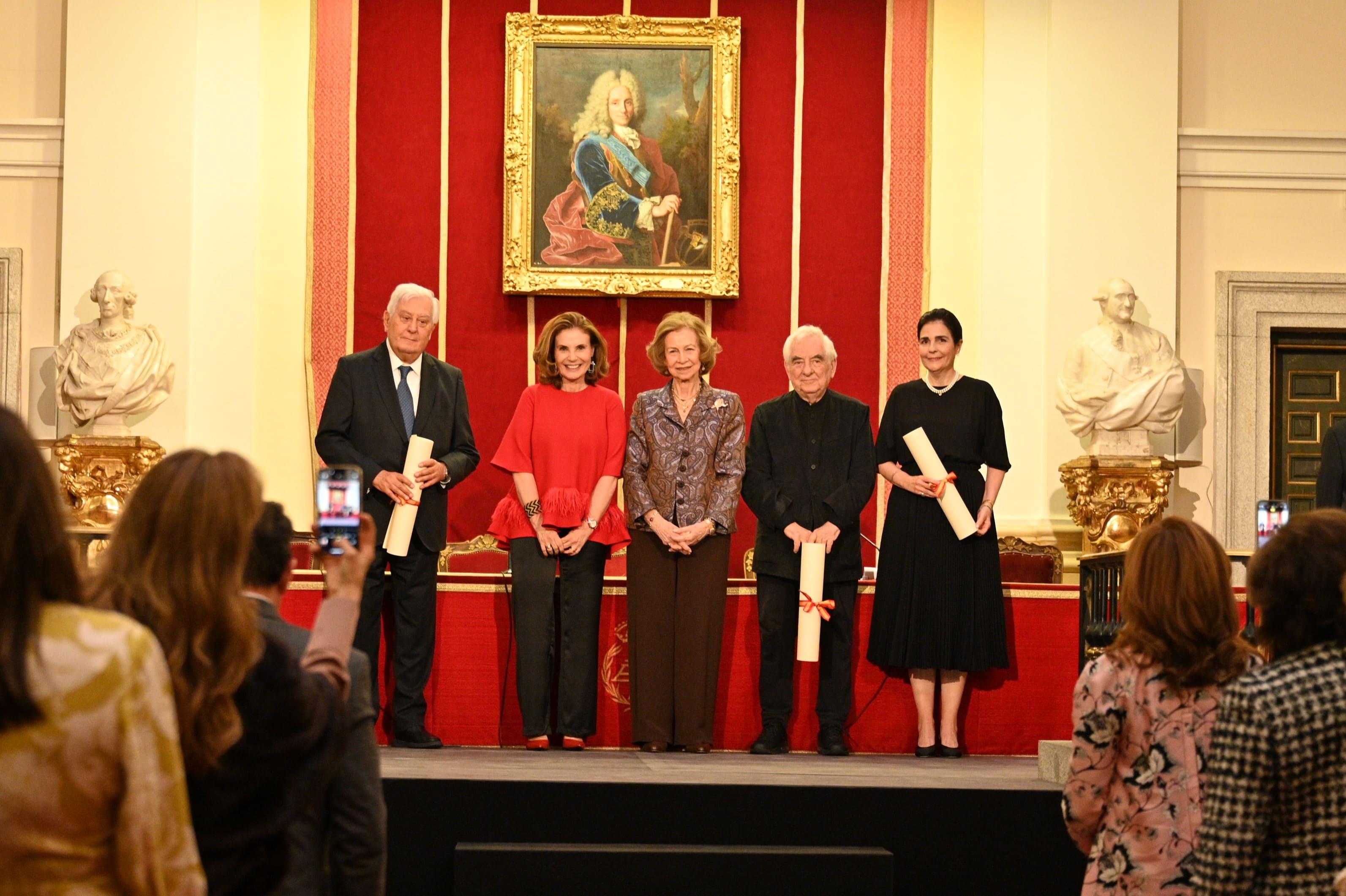 Su Majestad Reina Doña Sofía entrega Premio de Mecenazgo Latinoamericano 2024 a la Dra. María Amalia León