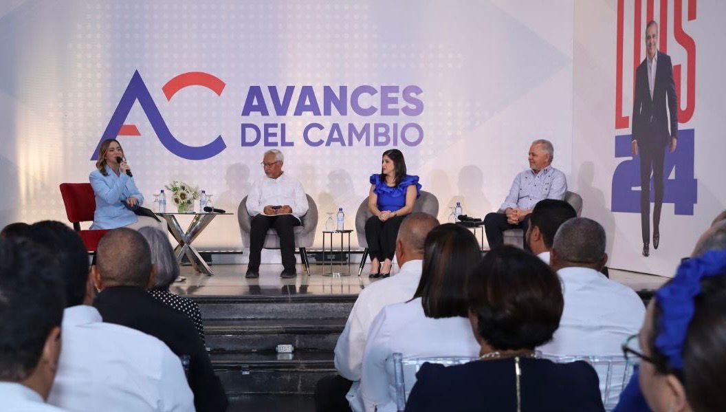 Inician serie de paneles  “Los Avances del Cambio” en San Cristóbal