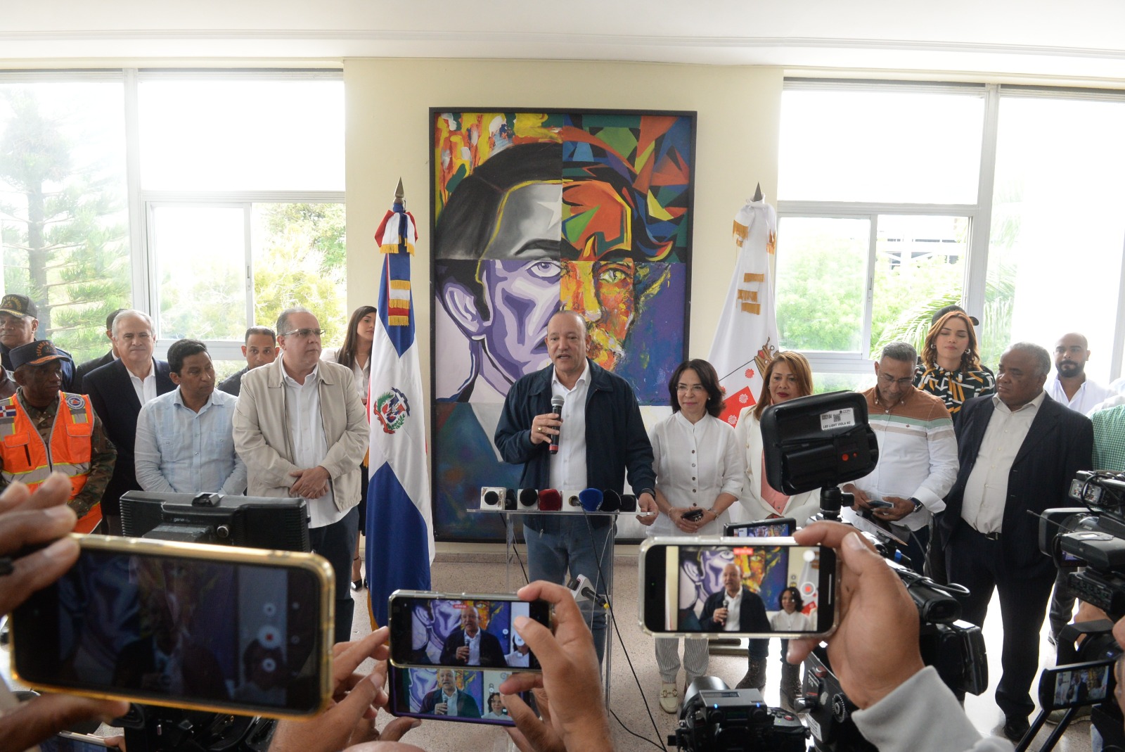 Alcalde de Santiago Ulises Rodríguez anuncia acuerdo institucional para mejorar infraestructuras urbanas.