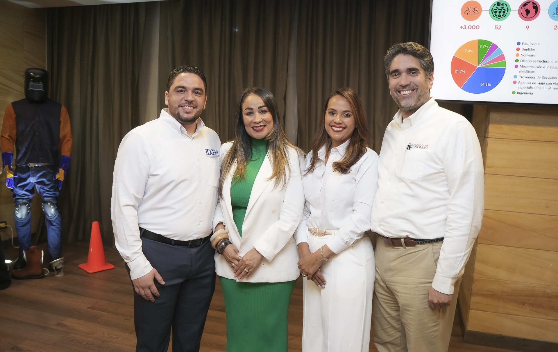 Celebran Steel Tonic con empresarios del sector de la construcción en acero