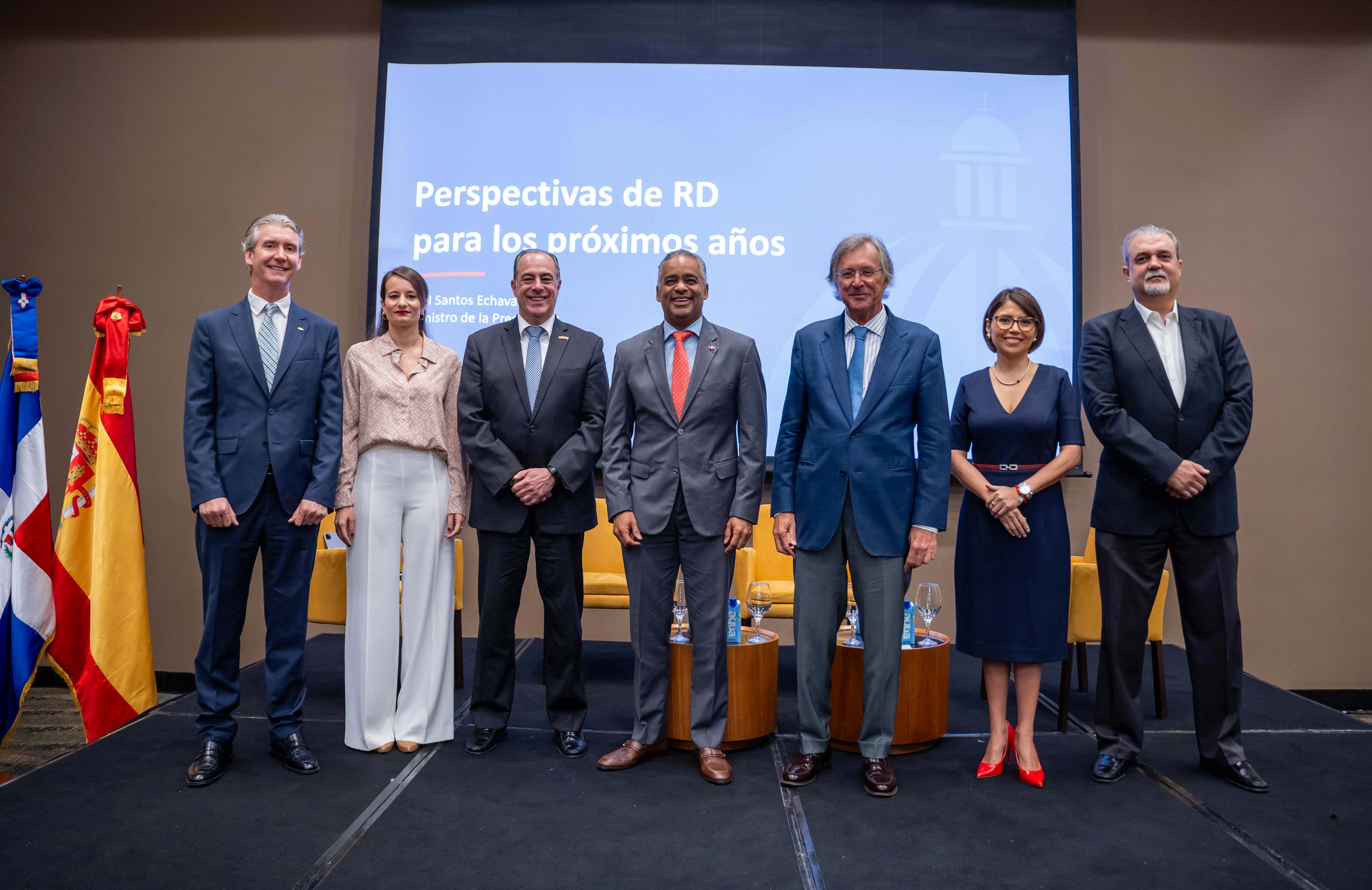 Cámara de Comercio de España ofreció su tradicional desayuno empresarial con la conferencia  “Perspectivas de RD para los próximos años”
