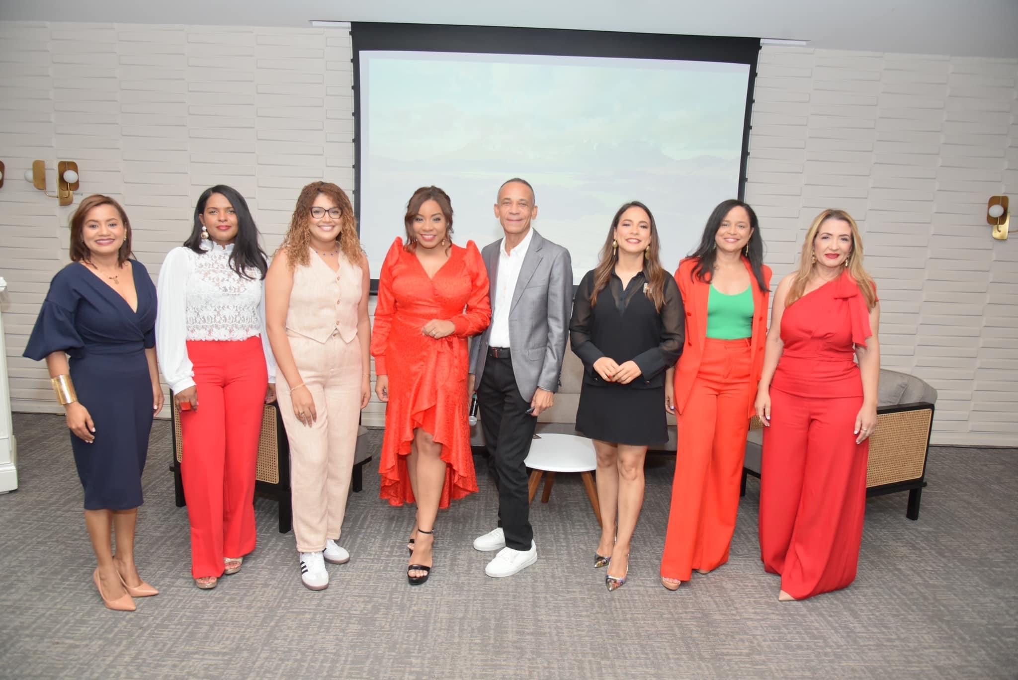 Conferencia “En Amor a Dos” con Hayddé Domínguez y Mario Minaya se celebró a casa llena en Puerto Plata