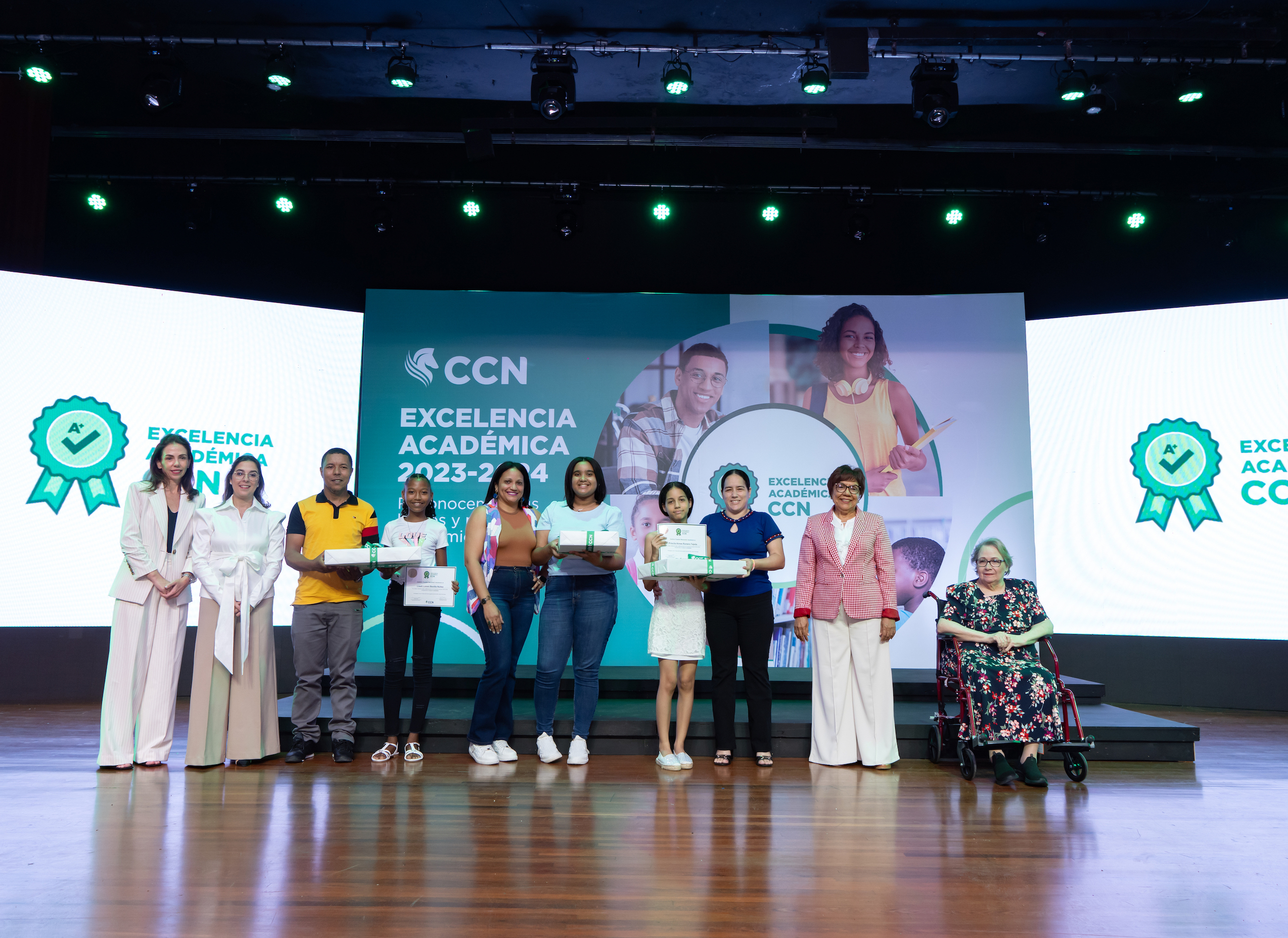 Centro Cuesta Nacional destaca el logro académico de los hijos de sus colaboradores