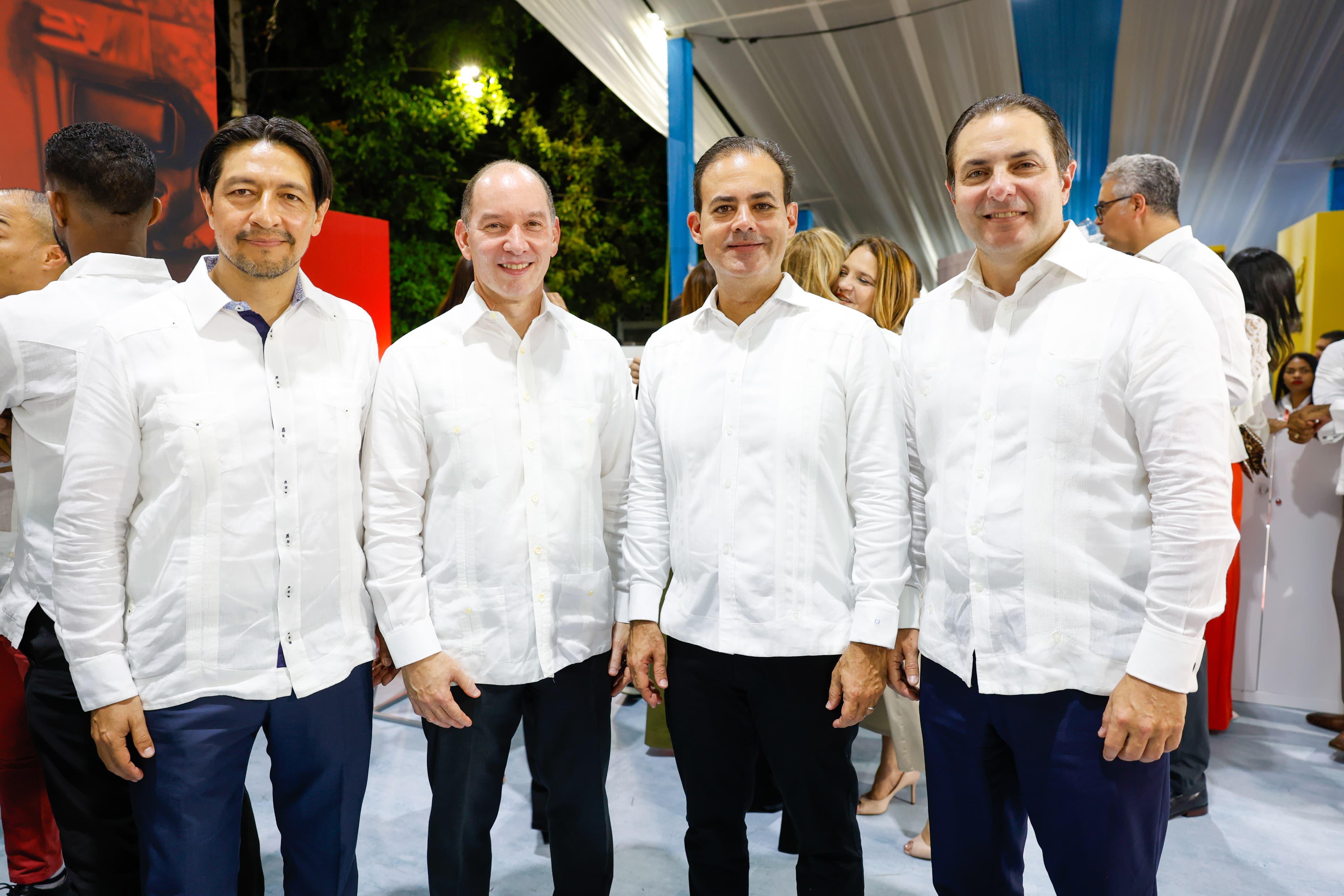 Claro organiza cóctel en Expo Cibao 2024 para comunidad empresarial y relacionados de la región Norte