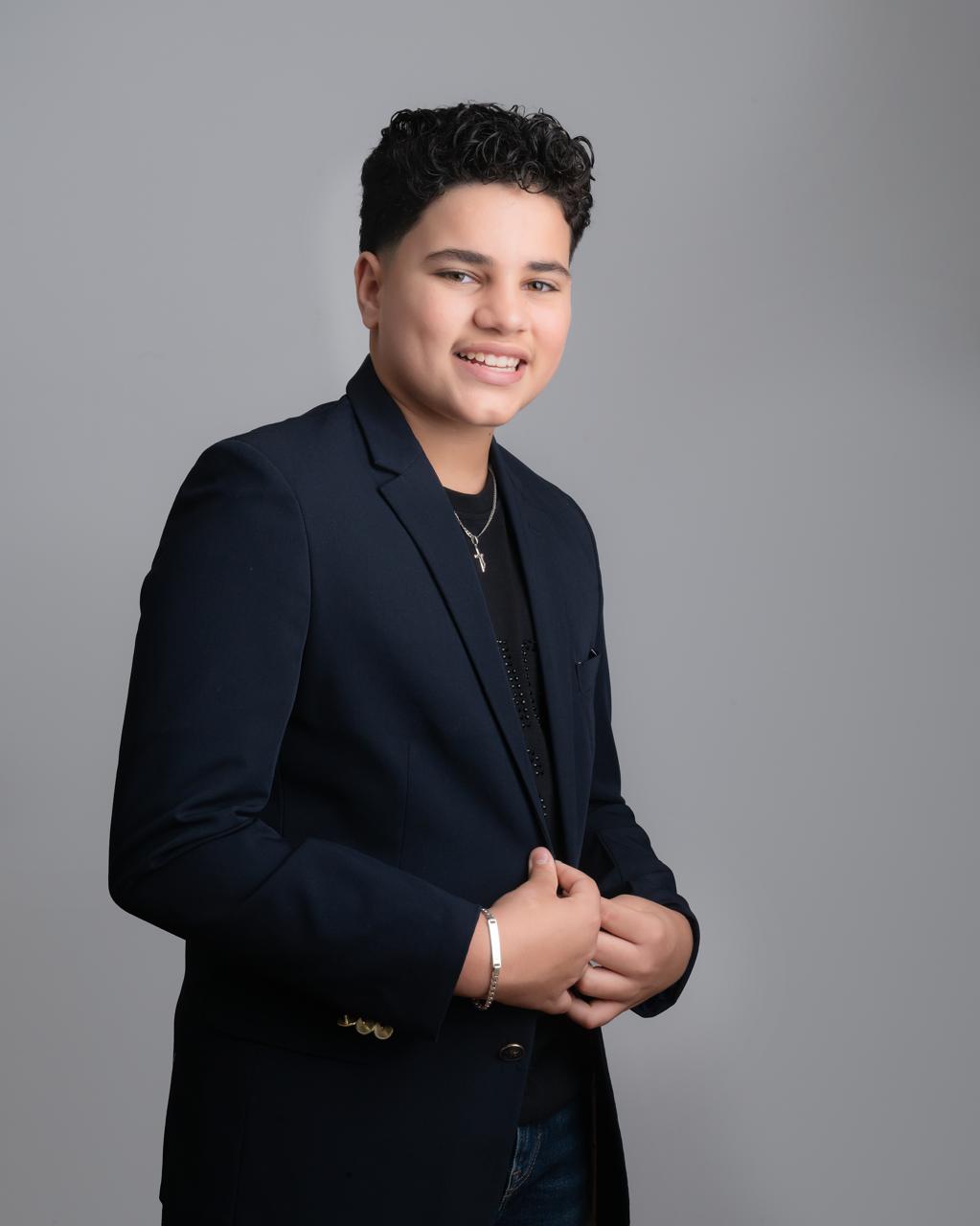 Acércate a mi" la nueva propuesta musical de Robert Guzmán -La Voz