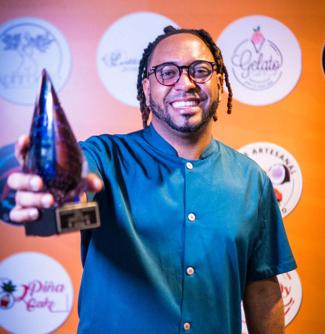 Luigui López gana premio Glamour Músic Award RD en la categoría "Artista Cristiano del Año"
