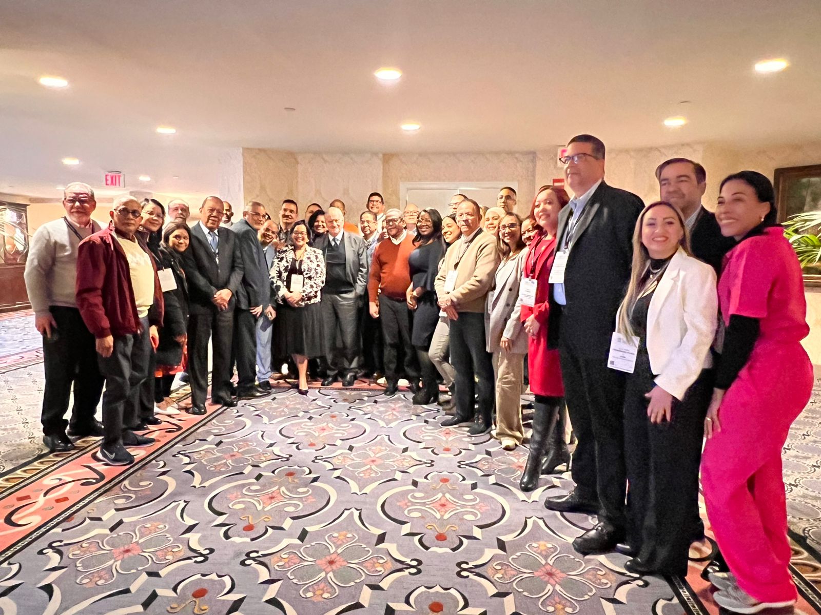 Dr. Valentín Fuster, eminente Cardiólogo mundial, comparte desayuno conversatorio con médicos dominicanos. Washington D.C.