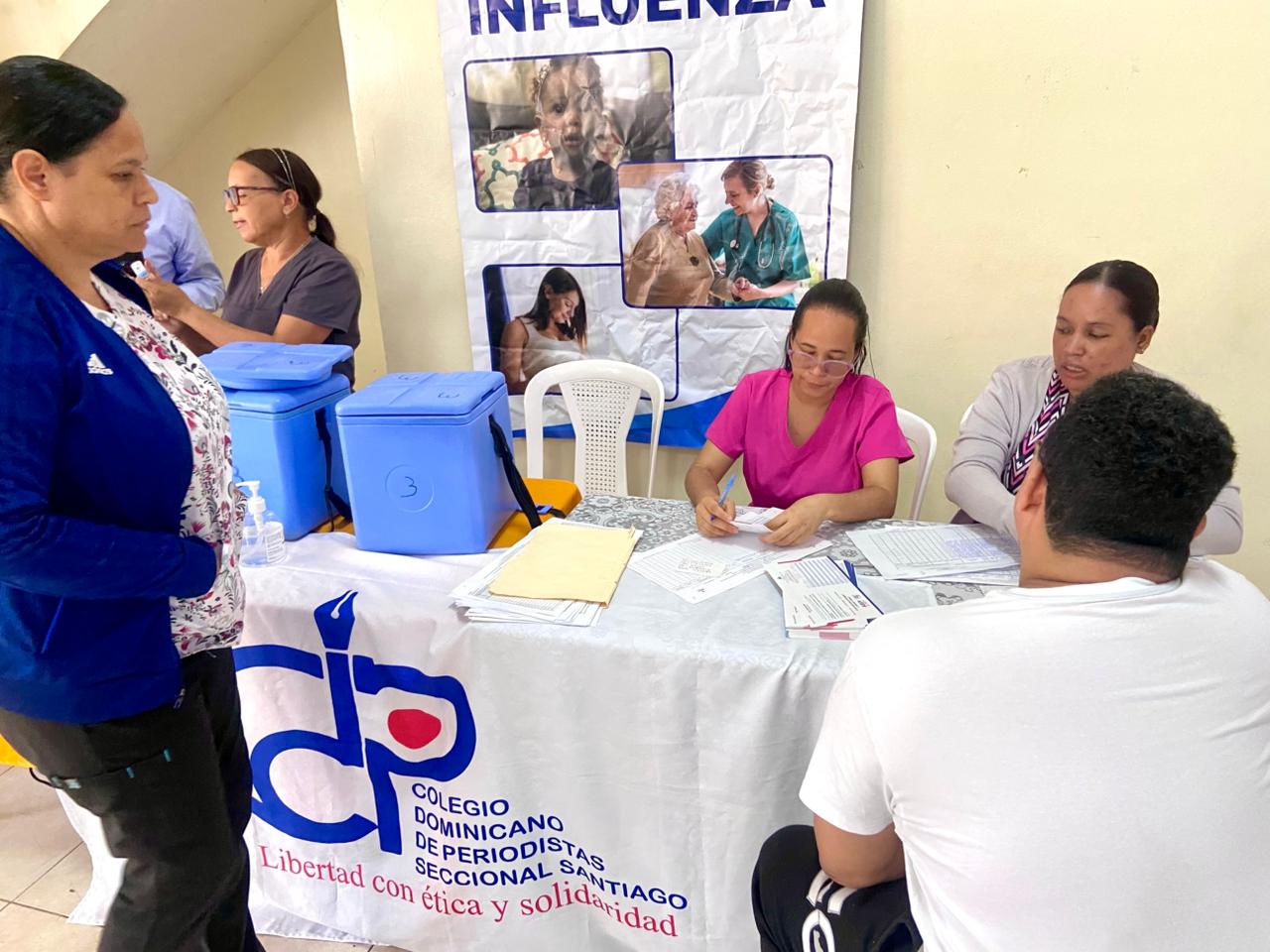 CDP Santiago y PAI desarrollan jornada de vacunación