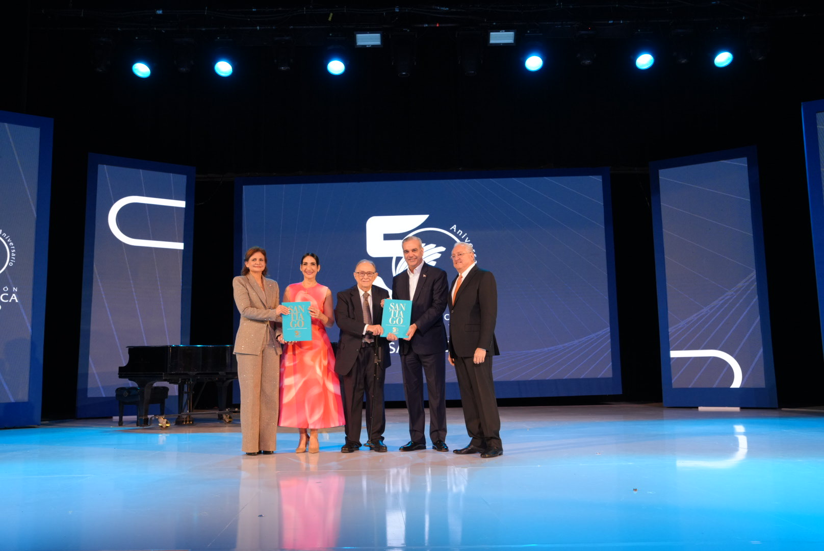 Corporación Zona Franca Santiago celebra sus primeros 50 años con el libro "Santiago: Meca Empresarial y Epicentro de Inversión"