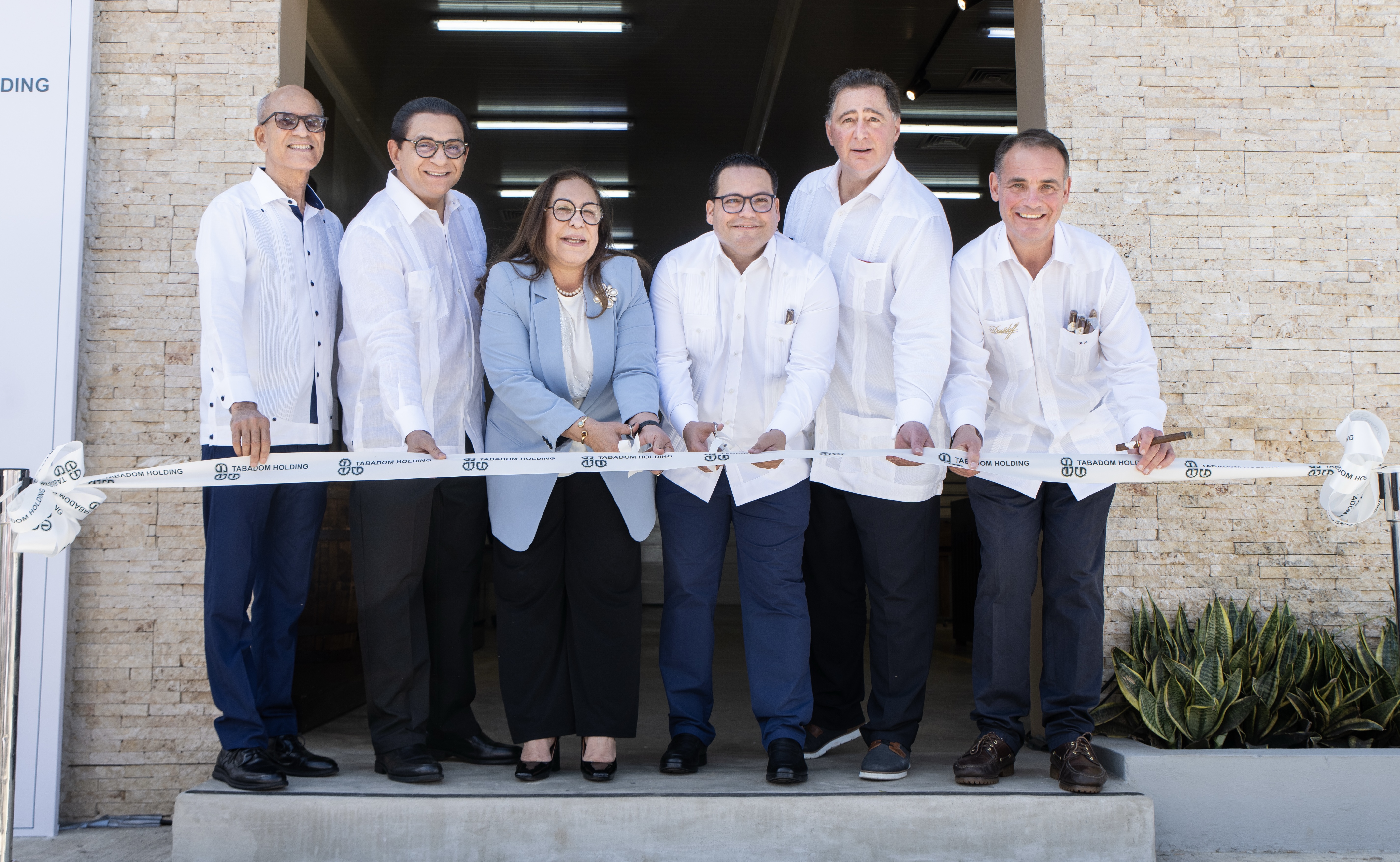 Oettinger Davidoff amplía su sitio de producción en la República Dominicana para responder al aumento de la demanda de sus cigarros Premium