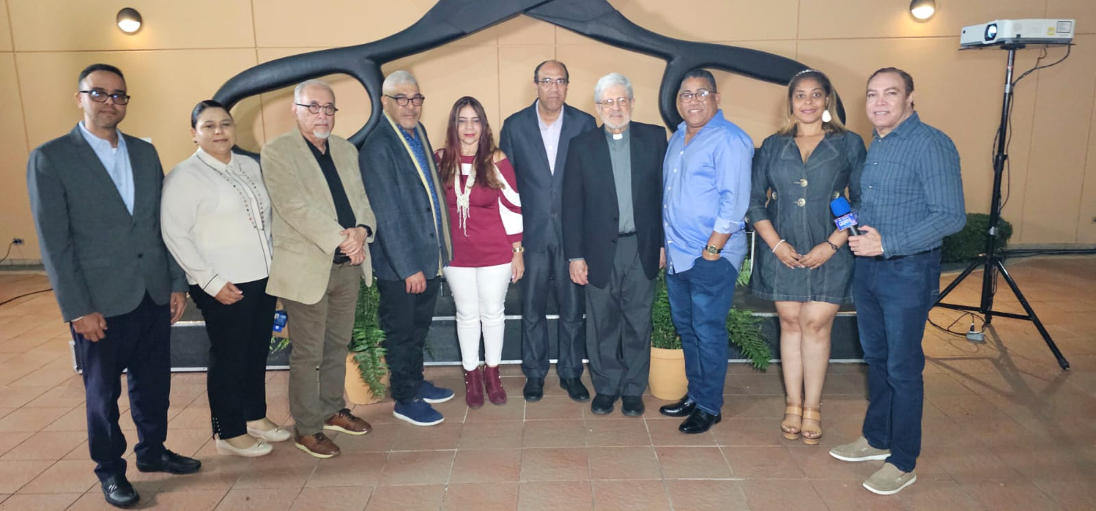 Espacio Universal celebró su 27 aniversario con interesante panel sobre Radio Cultural y Educativa