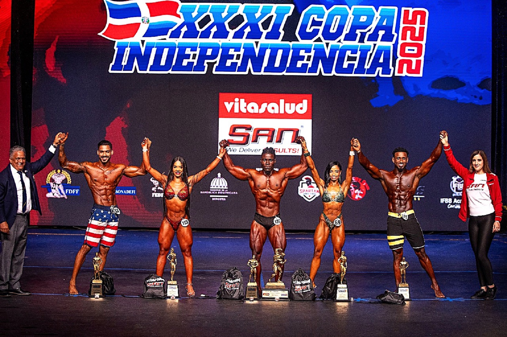 Jules gana dos grandes absolutos de la XXXI Copa Independencia de Fisiculturismo y Fitness