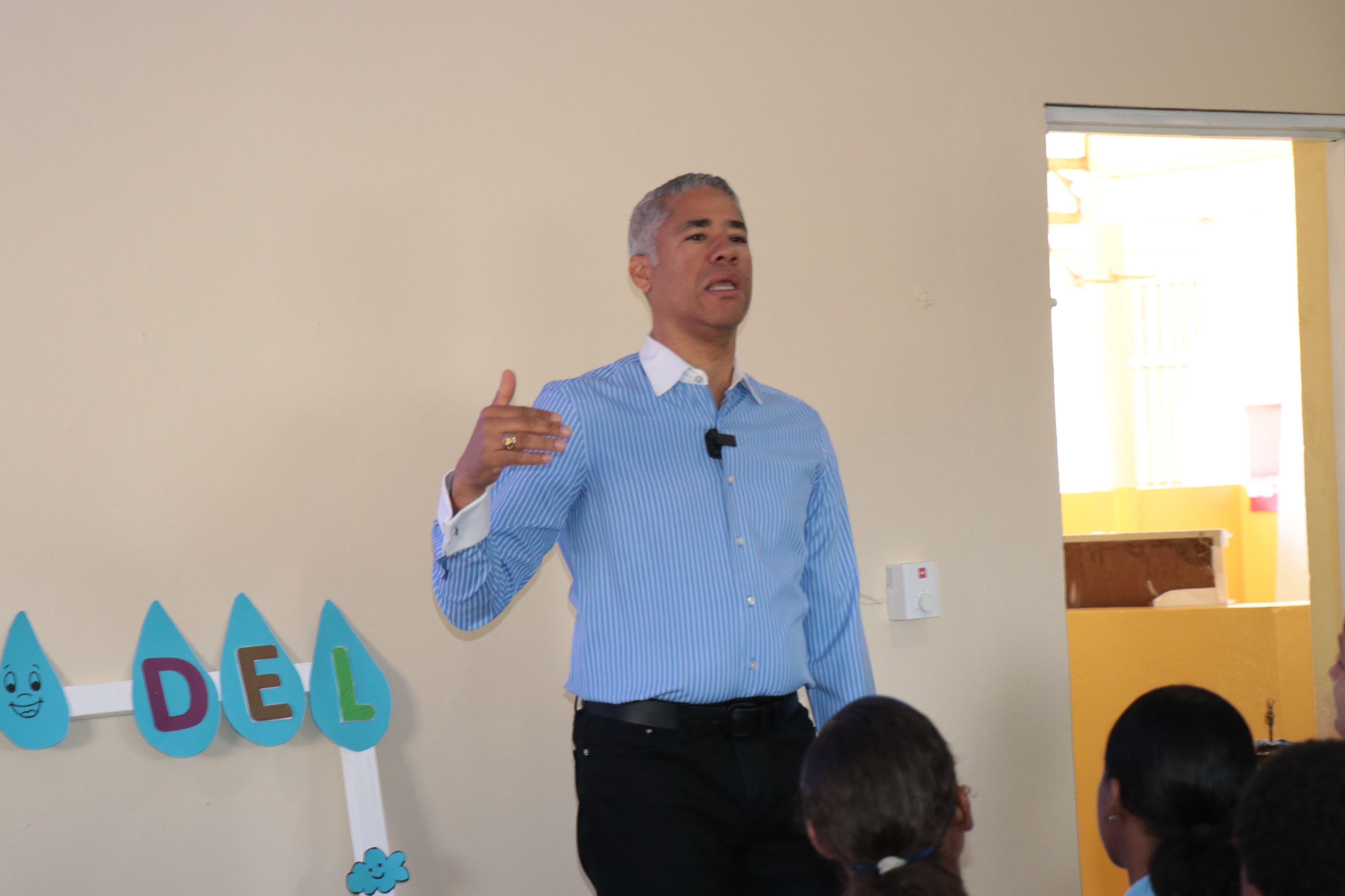 Director de Coraasan, Andrés Cueto, inicia campaña en centros educativos sobre consumo racional de agua