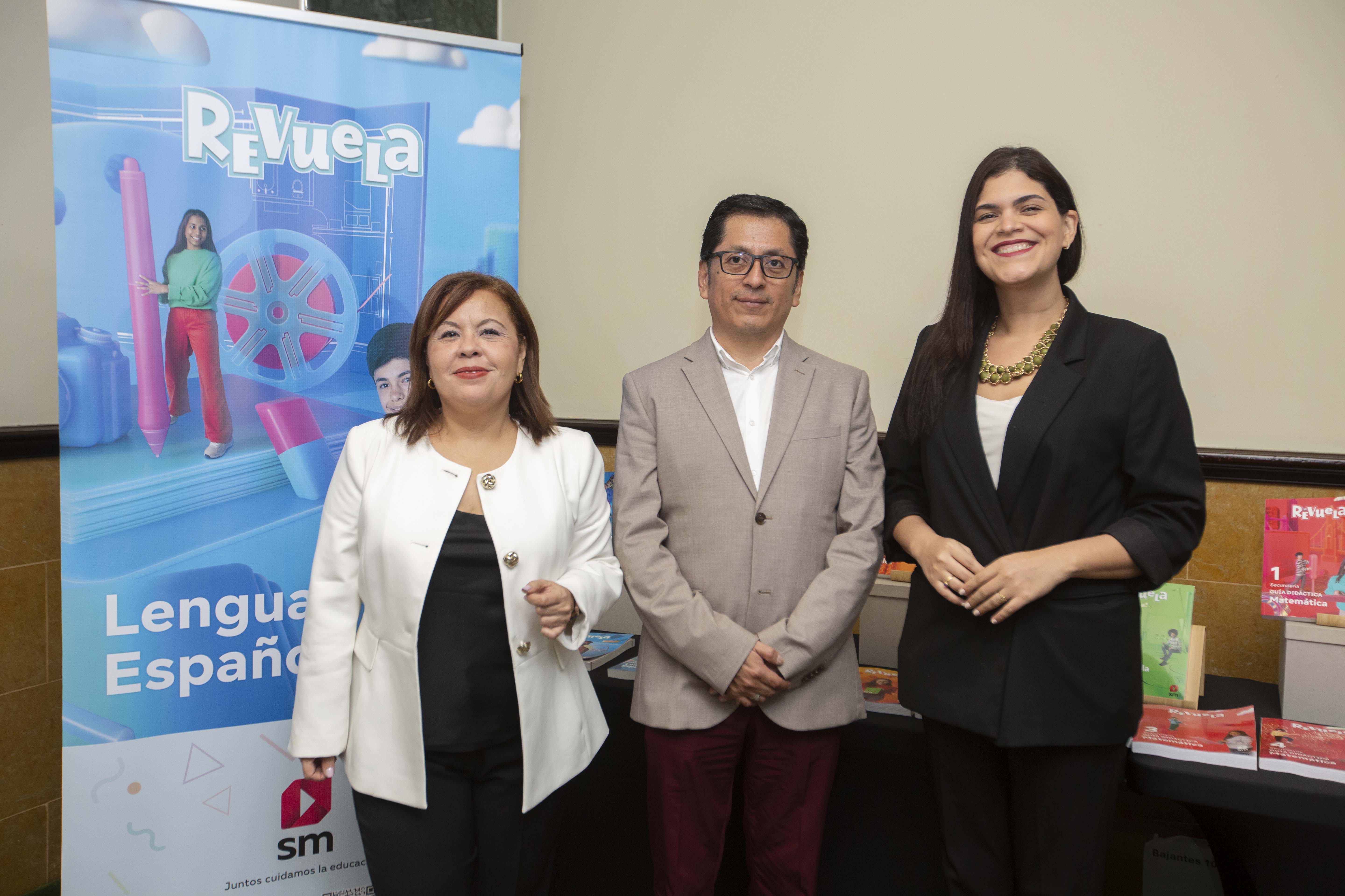SM Dominicana presenta en Santiago proyecto educativo Revuela Secundaria