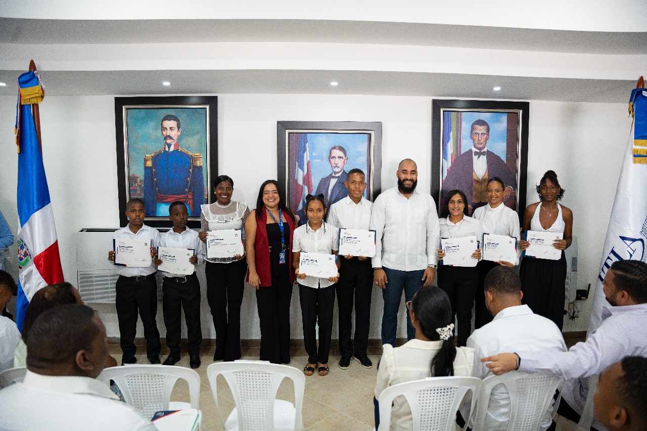 ITLA gradúa a 129 egresados de Educación Continua en la provincia de Monte Plata