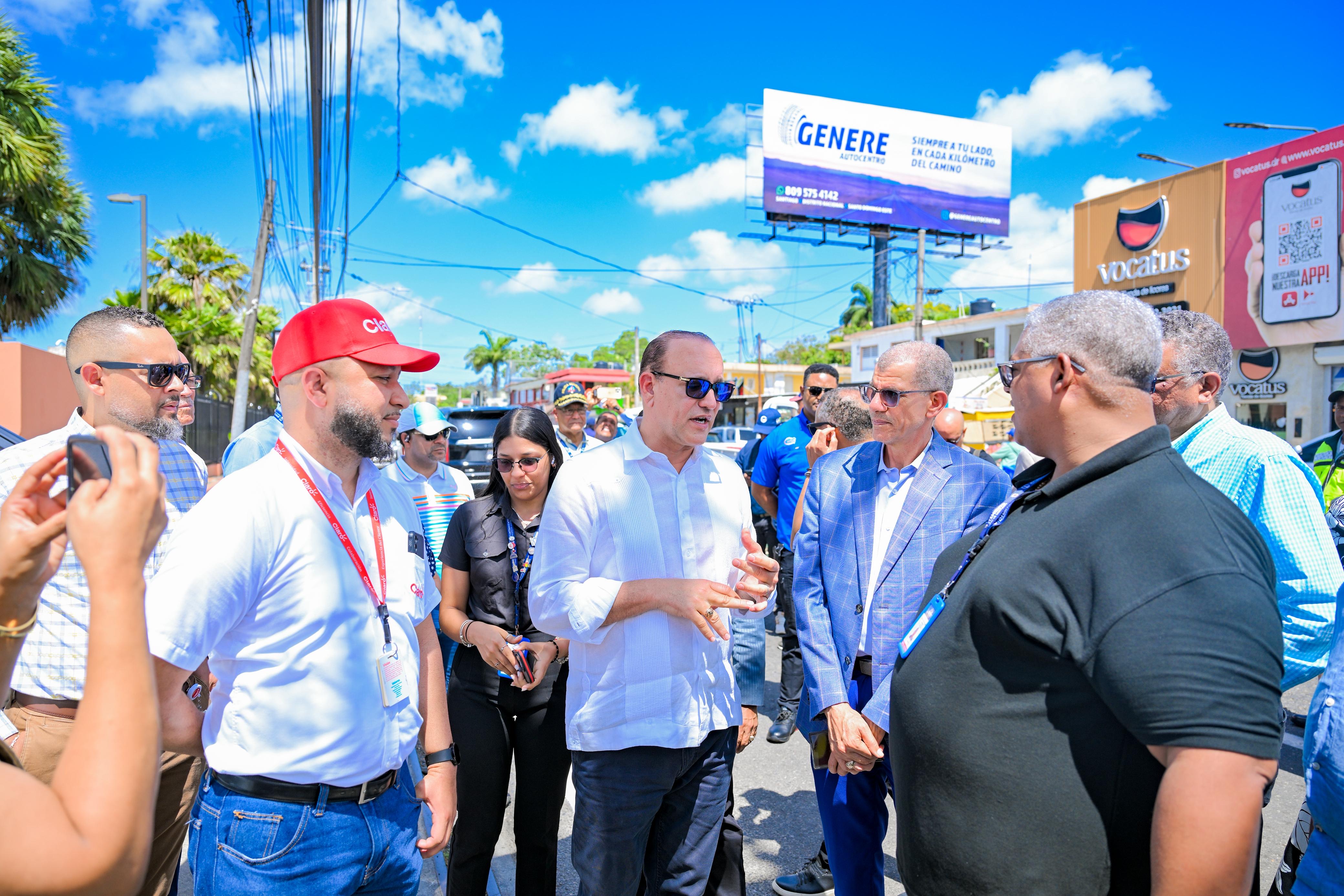 Alcaldía de Santiago inicia operativos para regular y limpiar cableado aéreo en Santiago