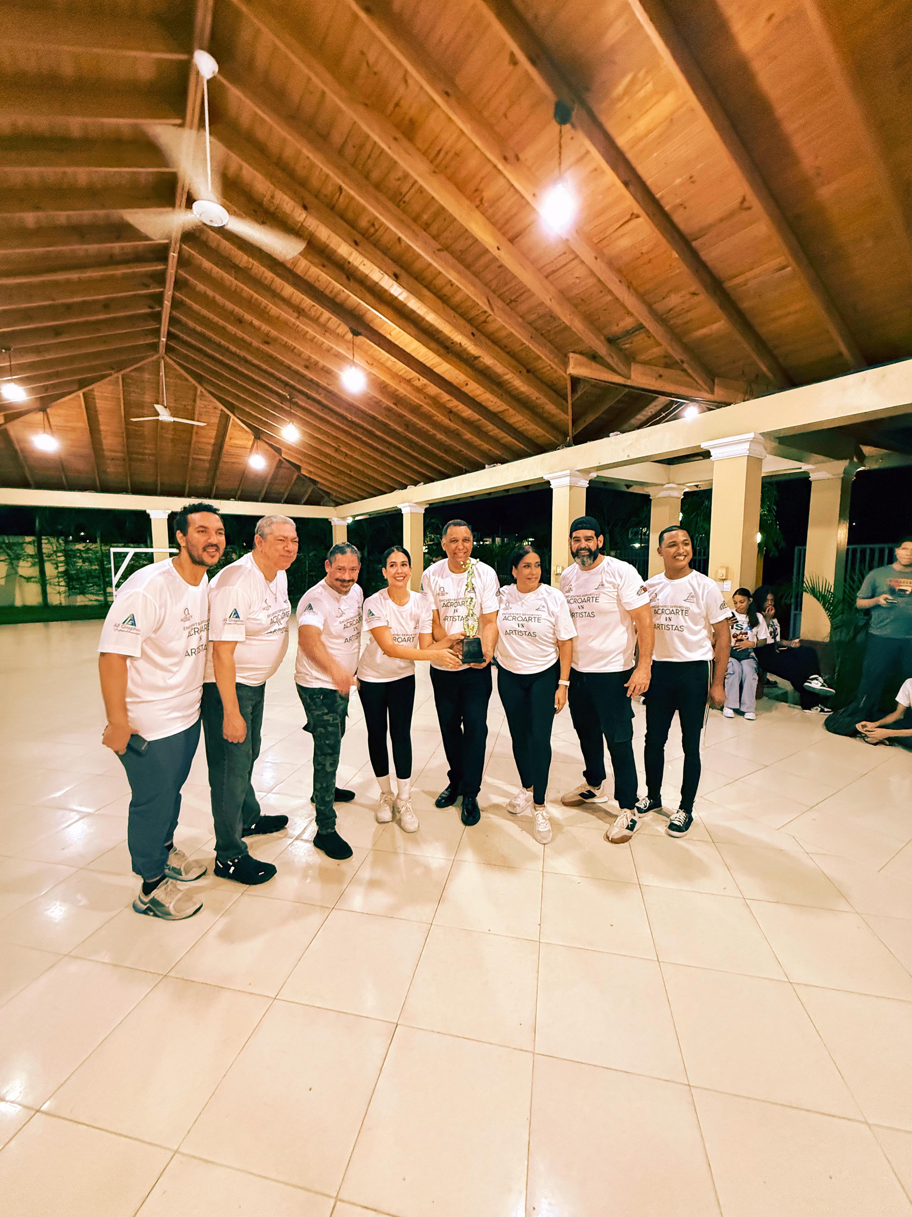 Acroarte Filial Santiago celebra con éxito primer encuentro de  Confraternidad junto a artistas y comunicadores