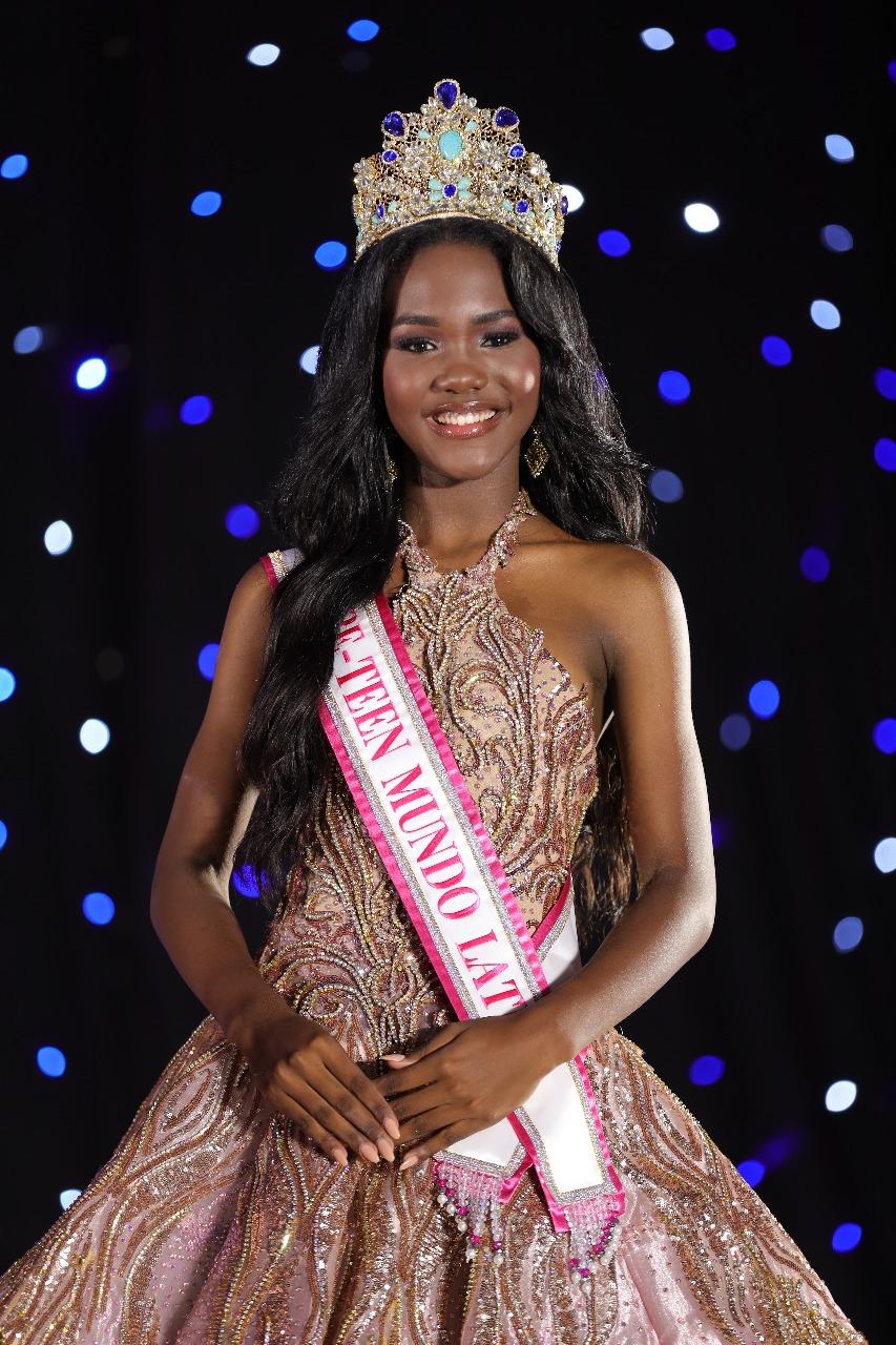 Modelo dominicana Emely Chantal Octavis gana Miss Mundo Latina Internacional categoría Pre-Teen.