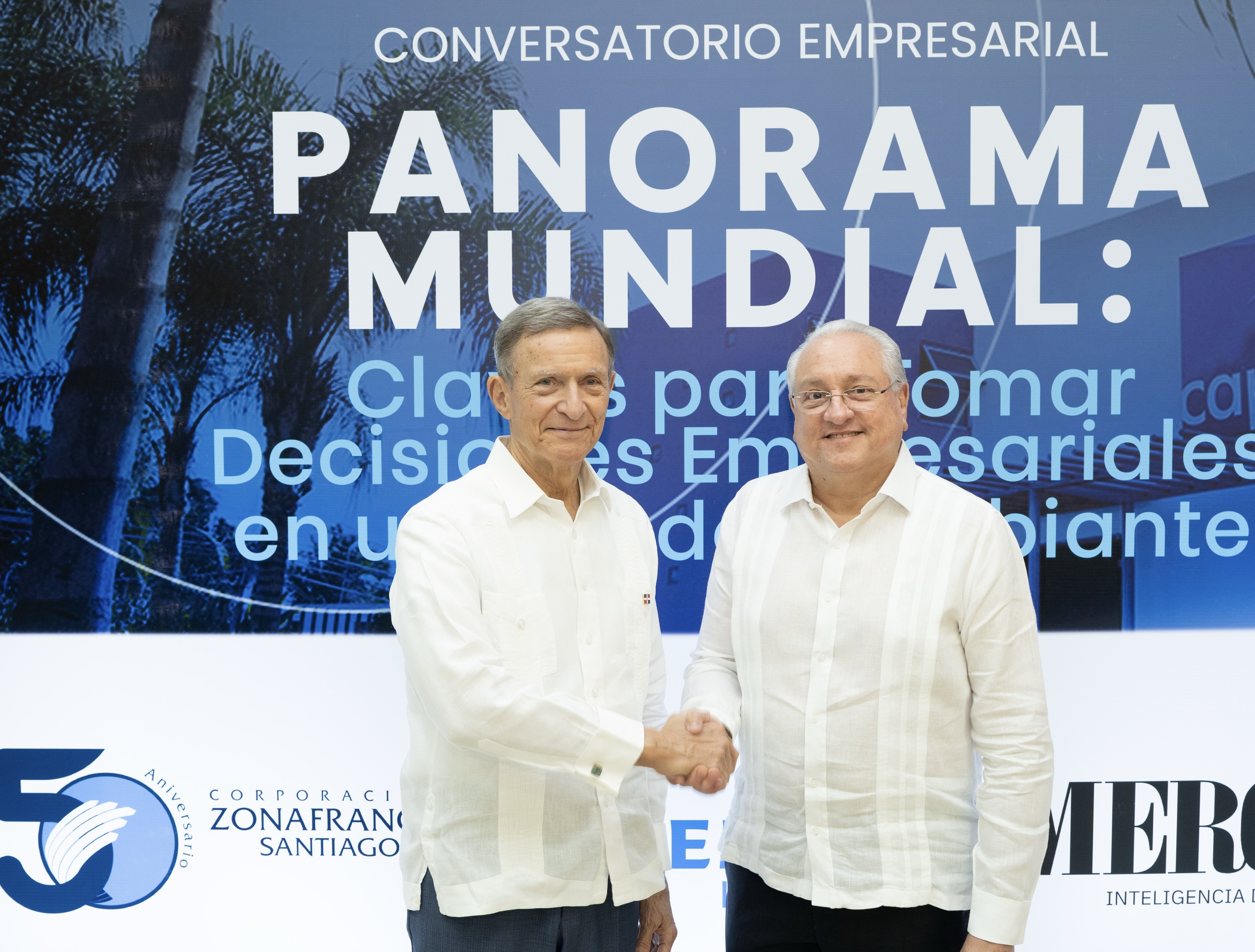 Ministro Roberto Álvarez aborda las tendencias internacionales como claves para los negocios en un contexto incierto