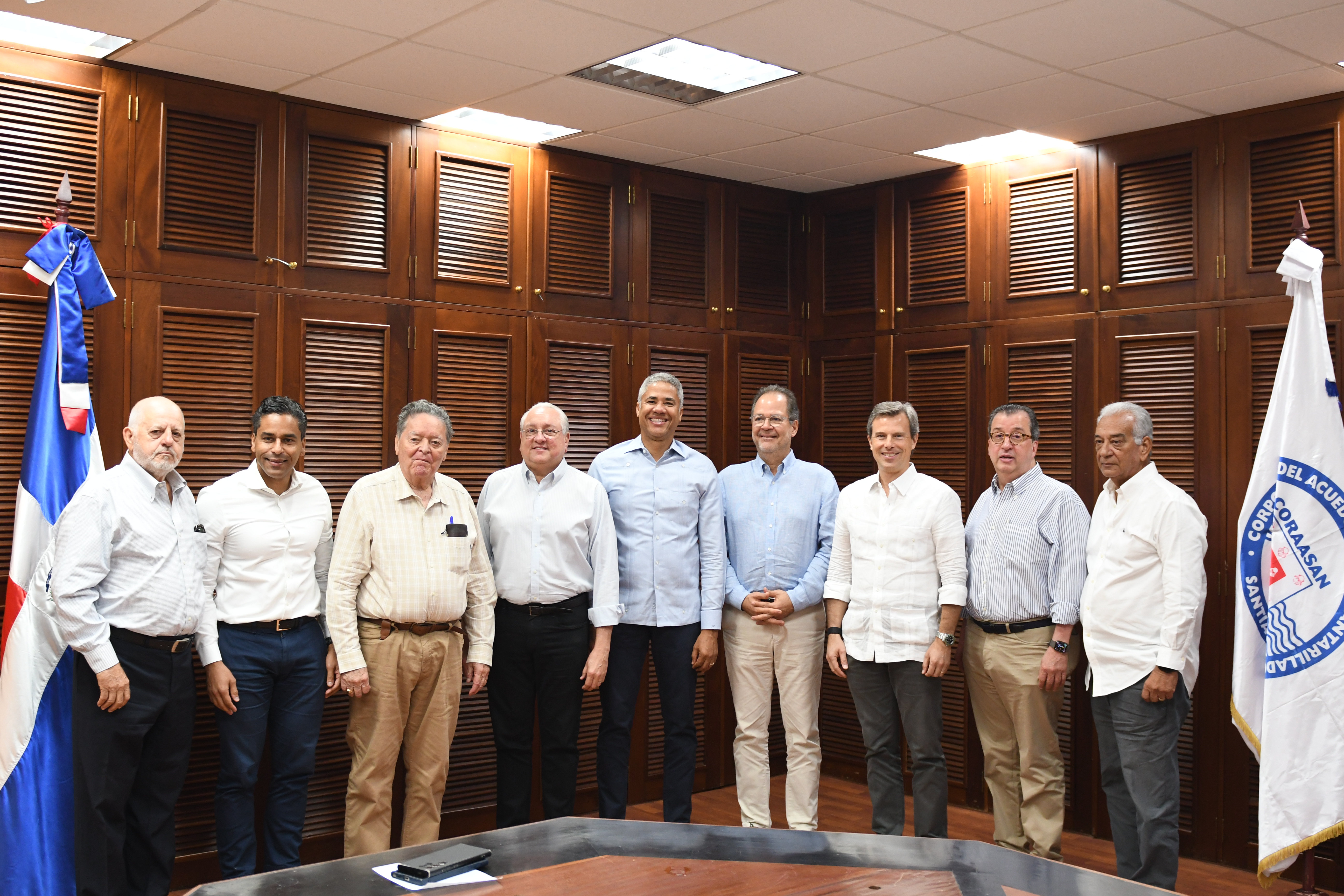 Director general de Coraasan sostiene encuentro con Compromiso Santiago con miras a proyectos futuros