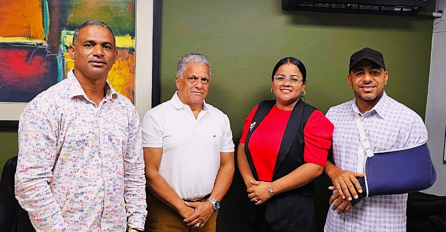 Director provincial de deporte recibe regidores de Jacagua acuerdan fortalecimiento deportivo