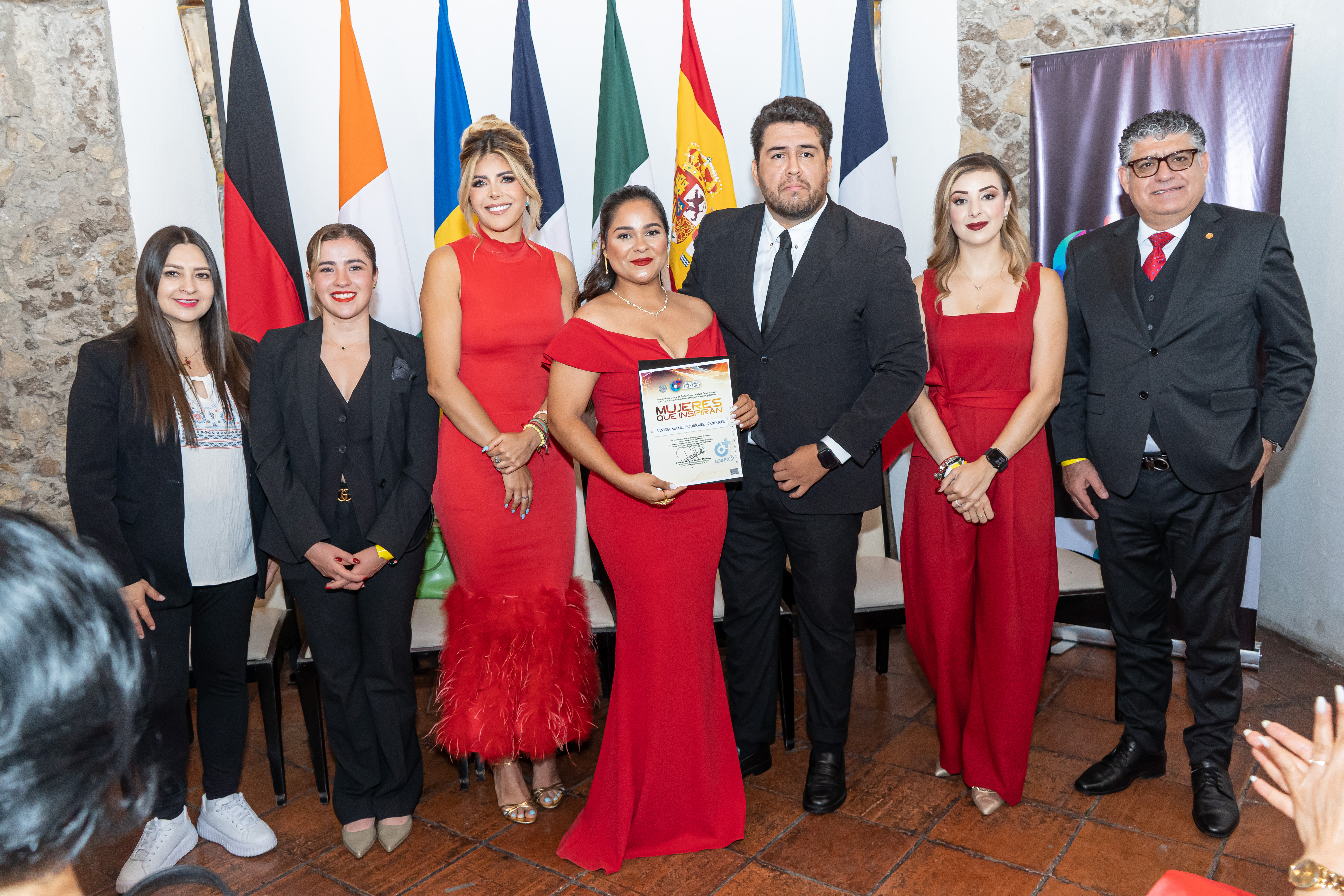 Janissa Rodríguez recibe reconocimiento ‘Mujeres que Inspiran’ y nombramiento internacional en México