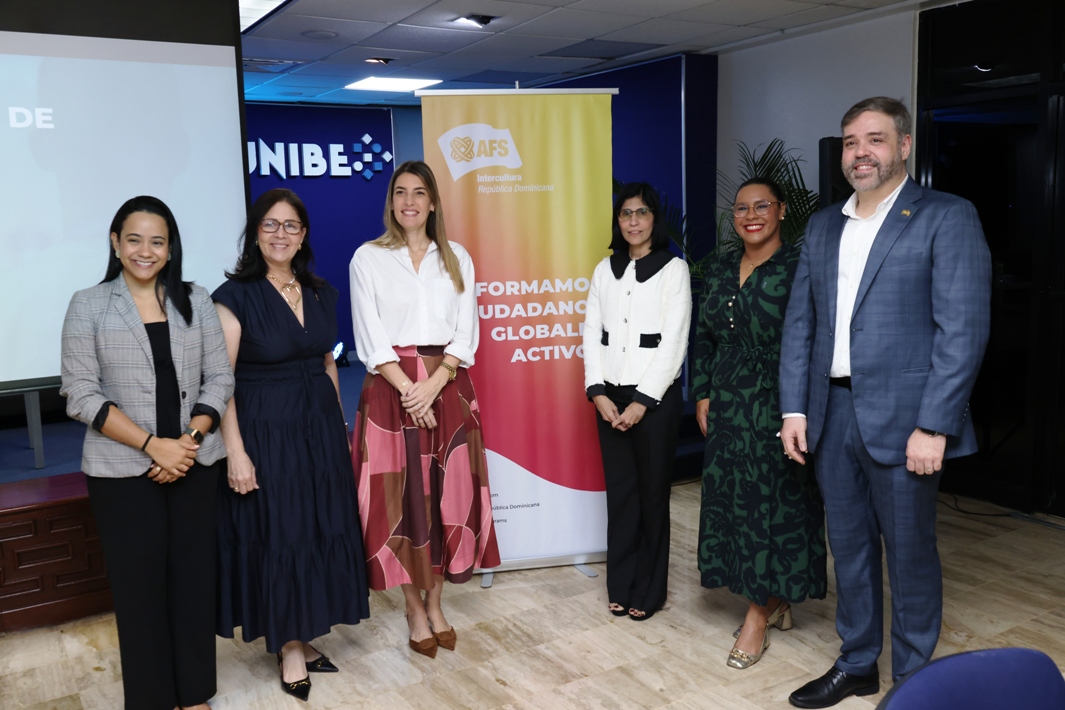 EDUCACIÓN DOMINICANA SE ABRE AL MUNDO: LÍDERES EDUCATIVOS SUSCRIBEN MANIFIESTO POR LA CIUDADANÍA GLOBAL.