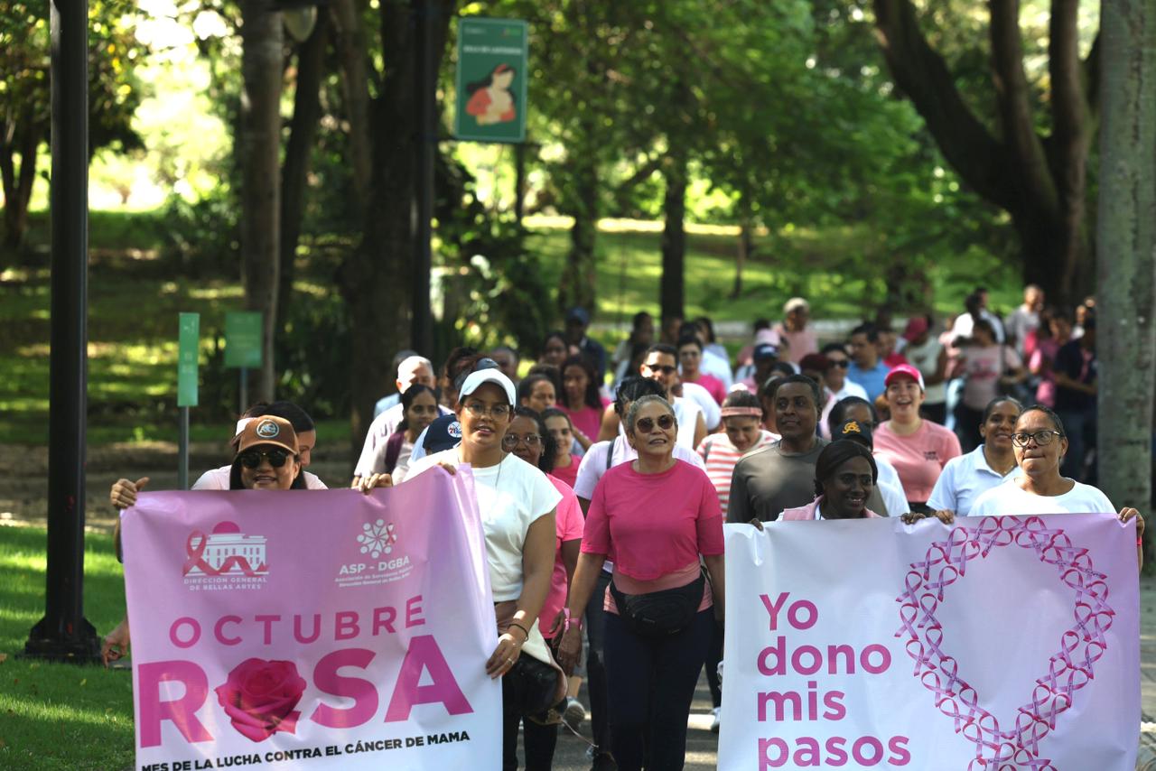 Bellas Artes camina por la vida en jornada de sensibilización sobre el cáncer de mama