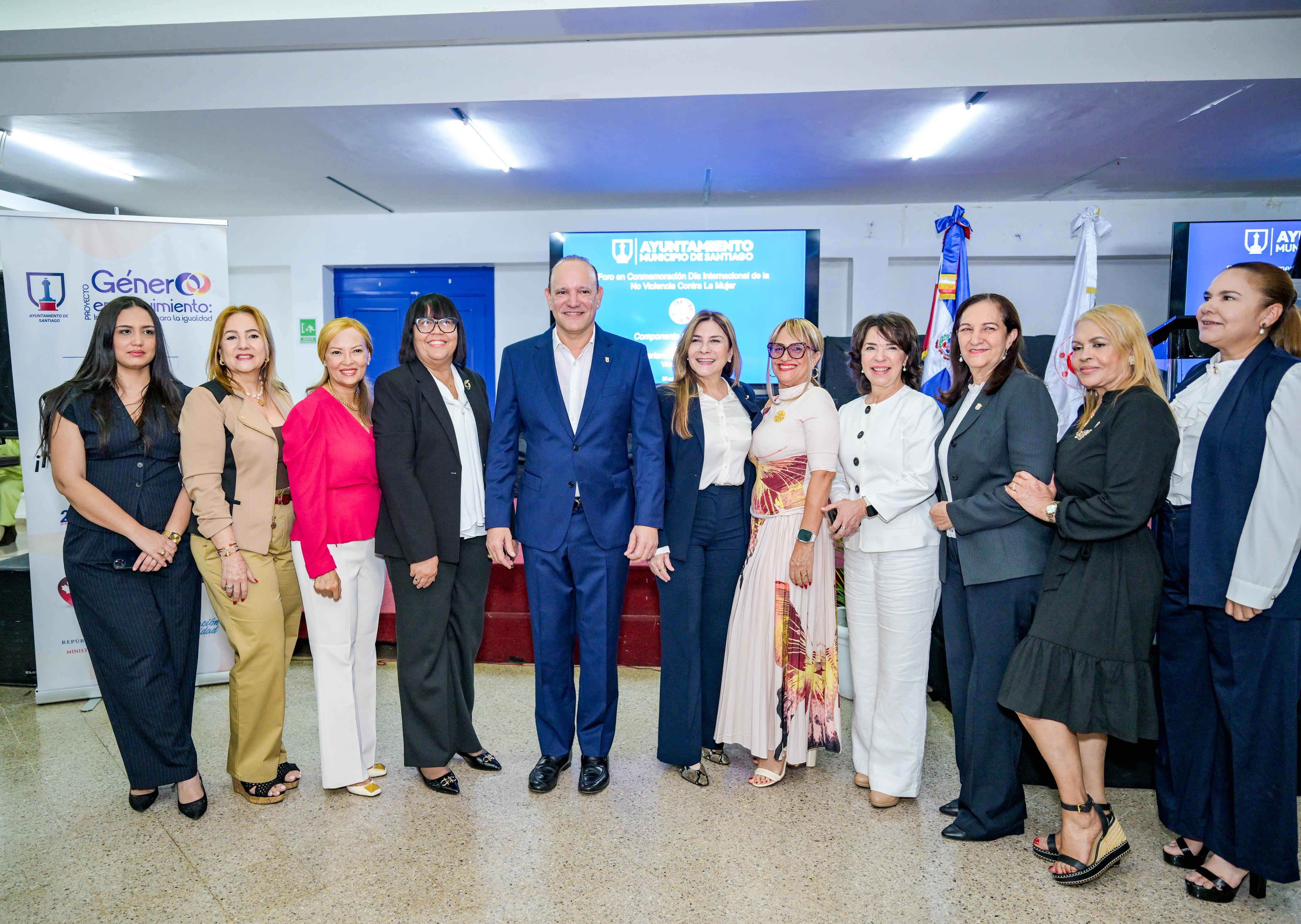 Alcaldía de Santiago conmemoró este martes el Día Internacional de la Eliminación de la Violencia contra la Mujer,