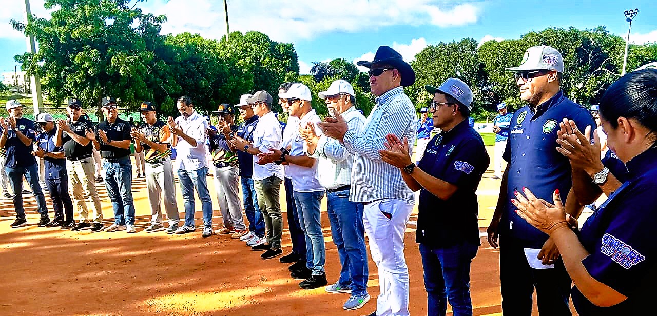 Con cuatro equipos inauguran Torneo de Softbol Liga Añeja Santiago Country Club