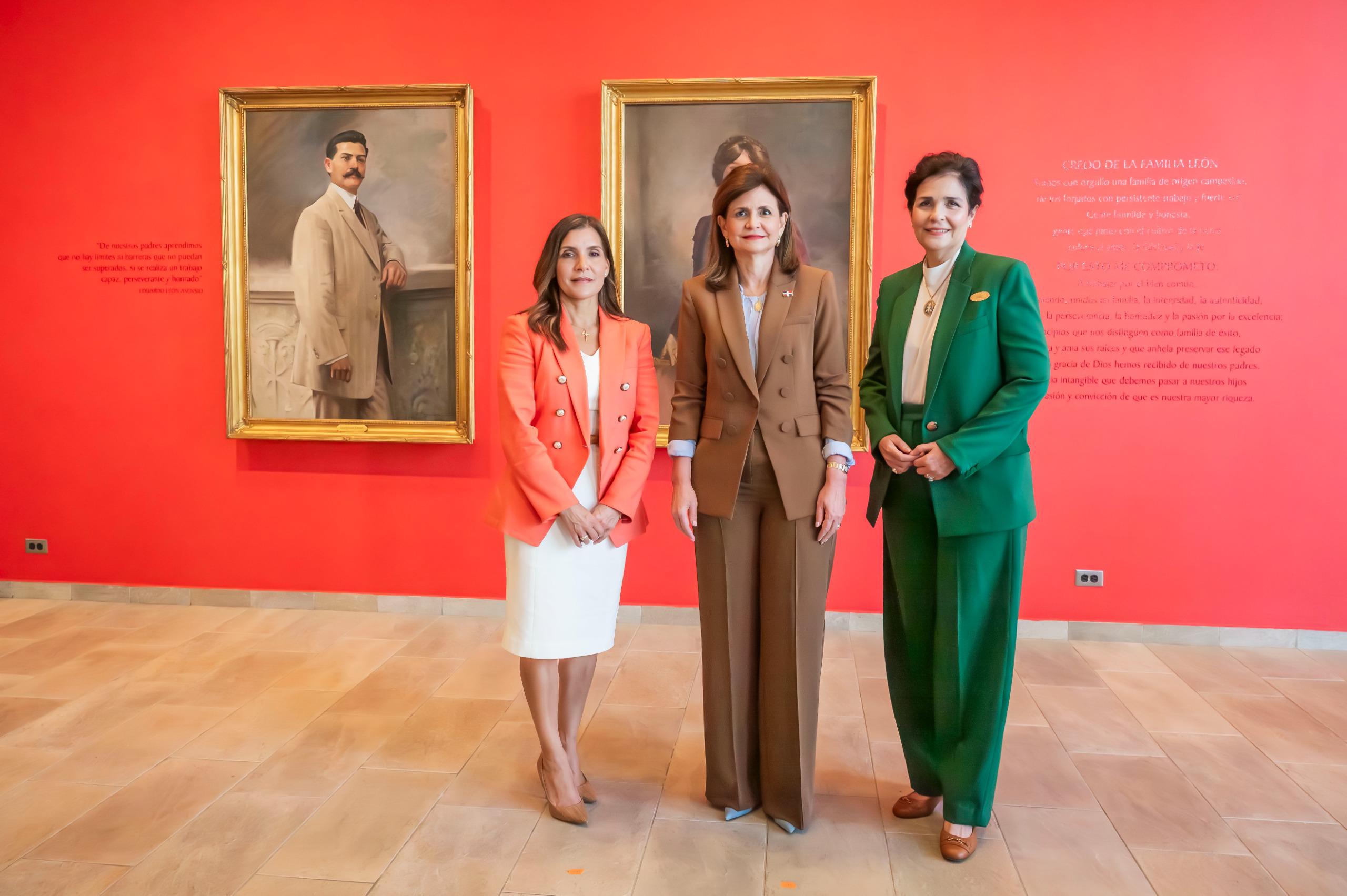 Embajadora de EE. UU. visita el Centro León