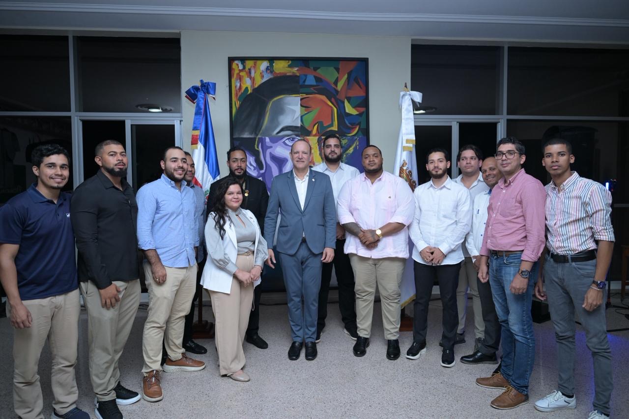 Alcaldía de Santiago reconoce a 11 jóvenes postulados al Premio Juventud 2026