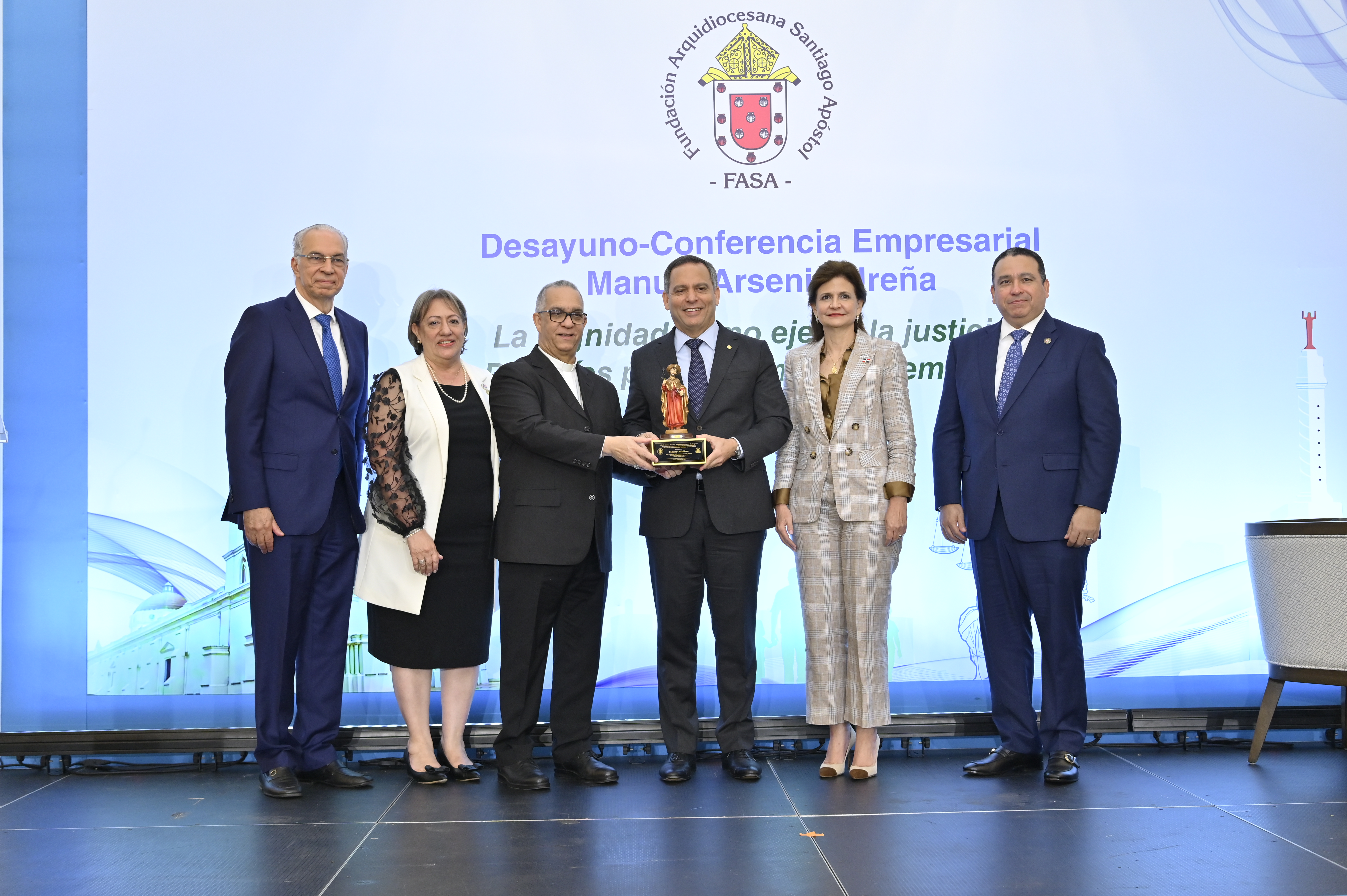 Magistrado Henry Molina destacó la dignidad humana como eje de la justicia en el Desayuno Empresarial "Manuel Arsenio Ureña"