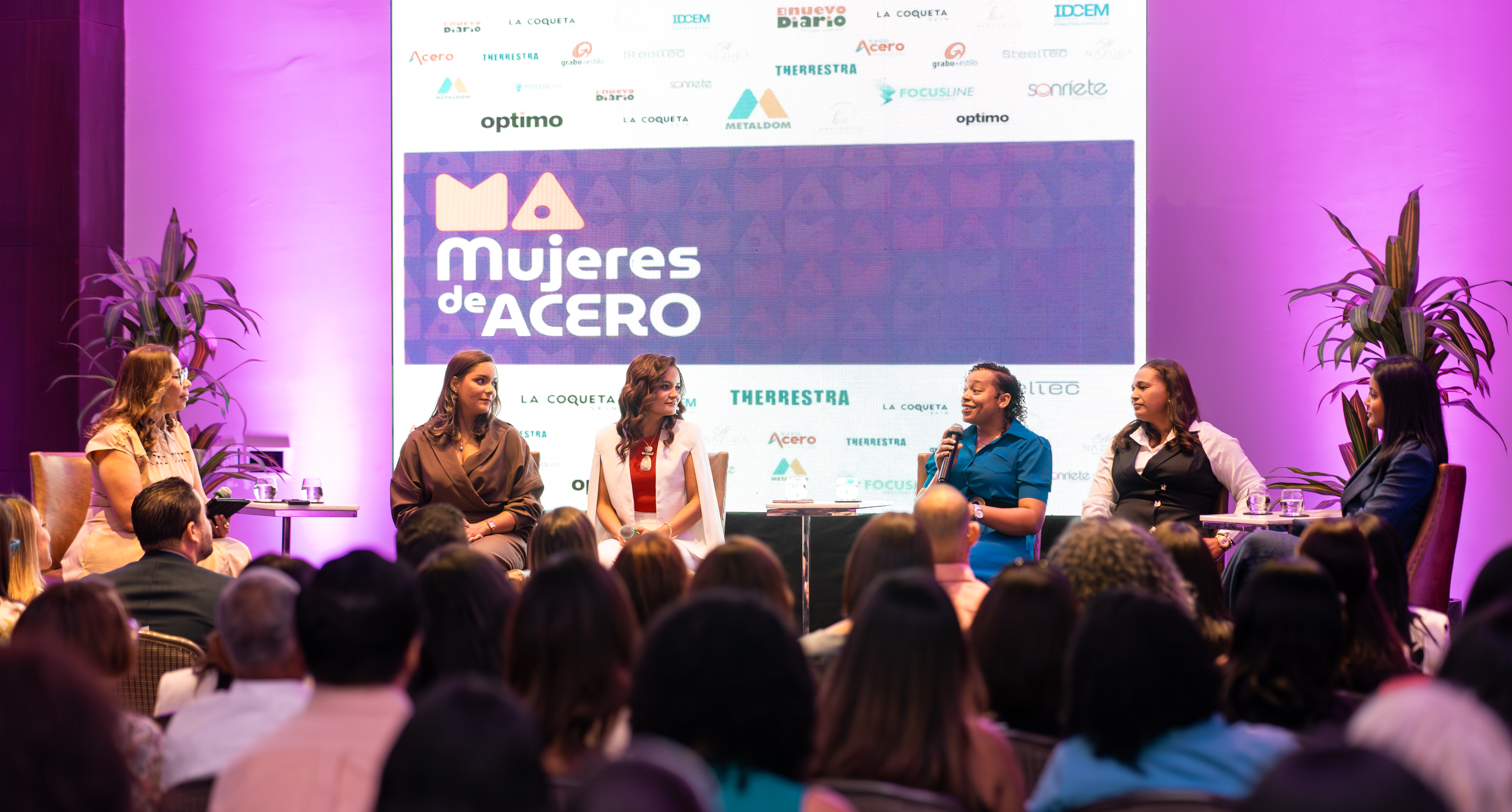 Mujeres de Acero celebra su cuarta edición y reúne a más de 140 asistentes