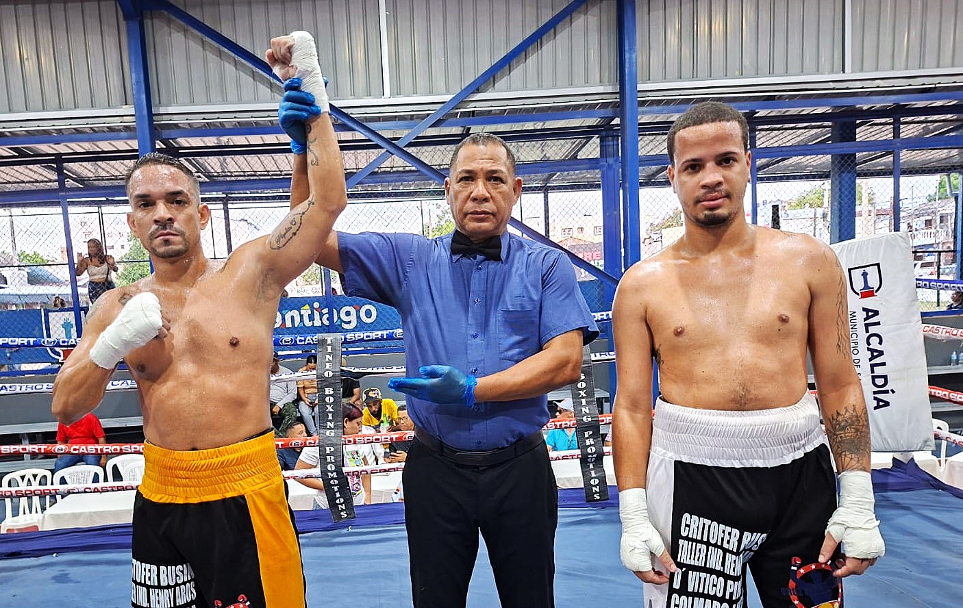 Noel (Zapatoki) Reyes noquea a Jairo Burgos en boxeo profesional del pasado domingo
