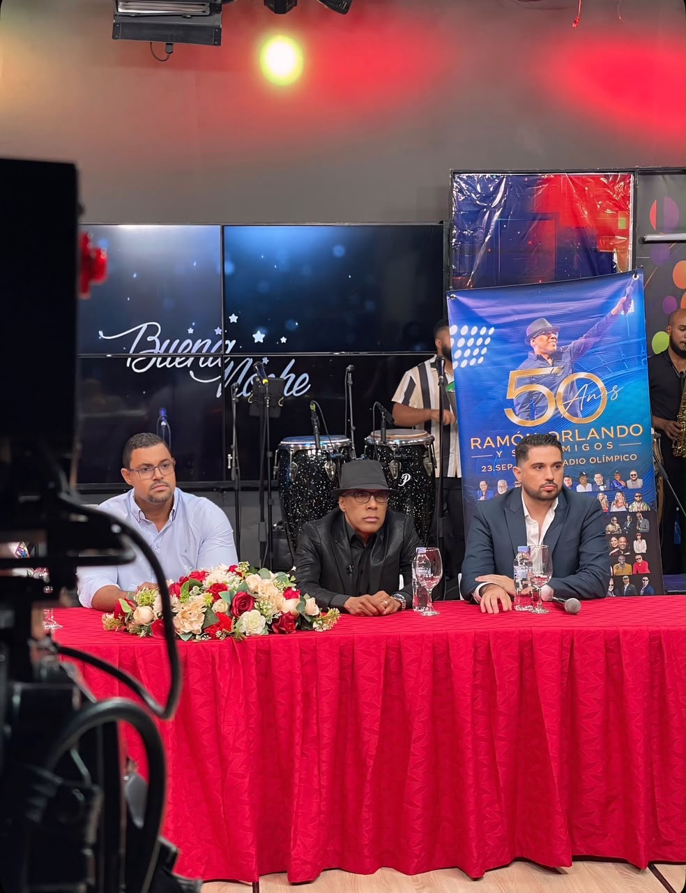 Ramón Orlando presenta “Ramón Orlando y sus Amigos 2026” durante rueda de prensa en Buena Noche con Nelson Javier