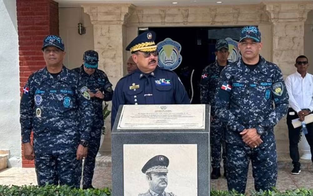 Rector del IPES realiza jornada de orientación y supervisión en la Escuela para Cadetes de la Policía Nacional